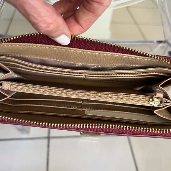 New DKNY Burgundy Saffiano Leather Bryant Park Zip Around Wallet - Picture 11 of 12